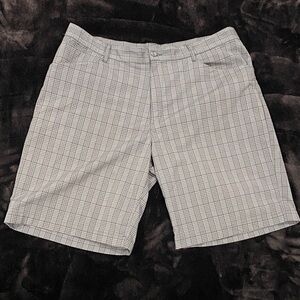 Avia Men's Gray Plaid Flat Front Shorts